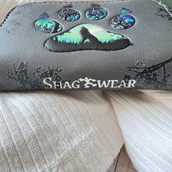 Shag Wear Small Wallet Faux Leather Wolf Paw Print Gray Zip Around Change Purse - Picture 5 of 5